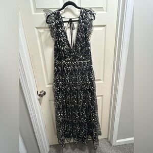 ARULA Black and White Backless Dress